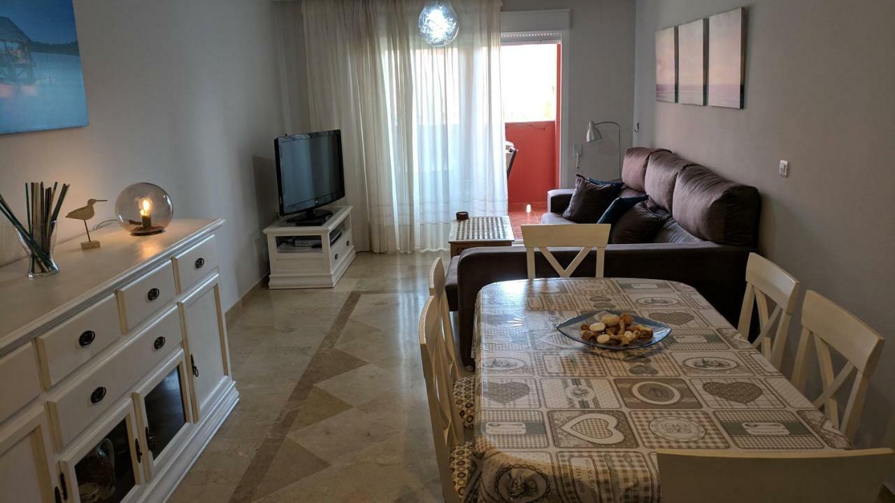 Apartamento Las Camelias ベナルマデナ エクステリア 写真