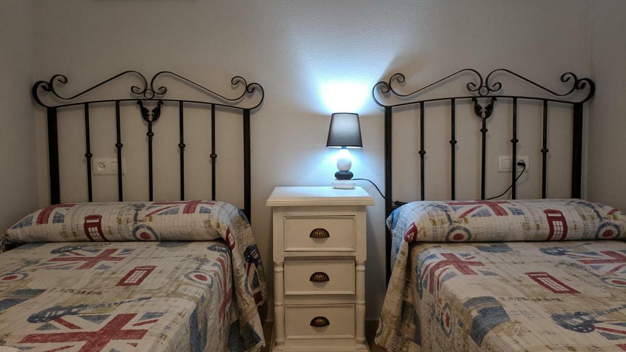 Apartamento Las Camelias ベナルマデナ エクステリア 写真